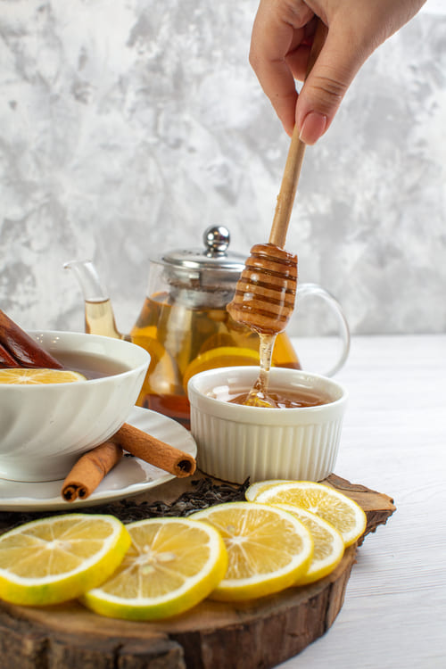 عسل برای بهبود گلودرد و سرماخوردگی